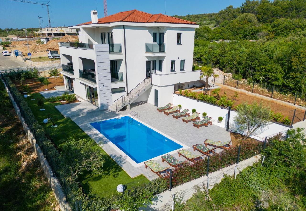 Apartments Paola & Karla With Pool Krk Town Exterior foto
