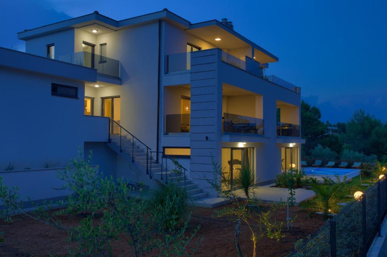Apartments Paola & Karla With Pool Krk Town Exterior foto