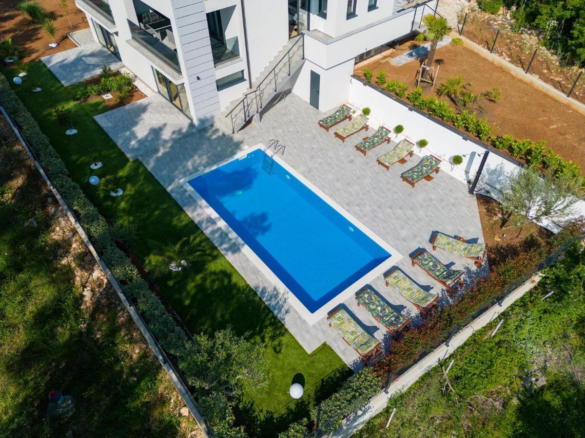 Apartments Paola & Karla With Pool Krk Town Exterior foto