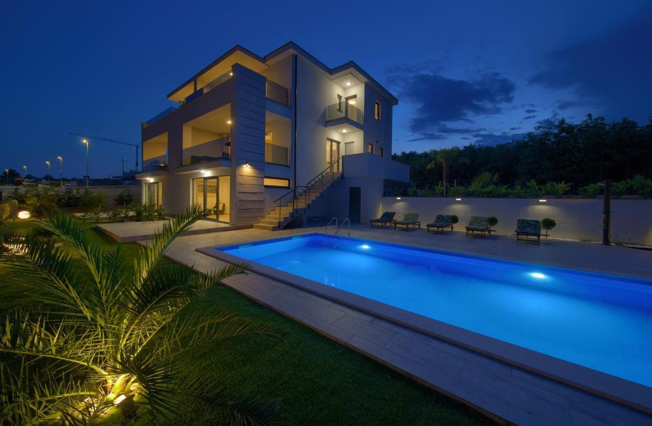 Apartments Paola & Karla With Pool Krk Town Exterior foto