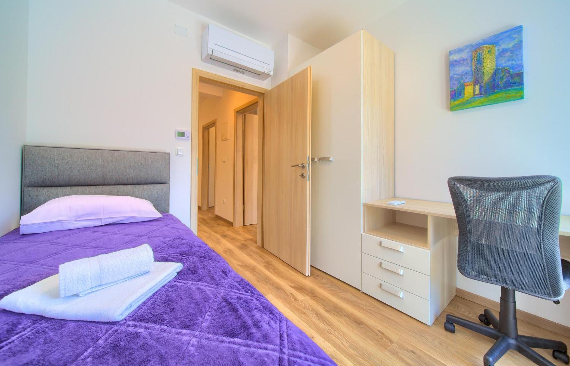 Apartments Paola & Karla With Pool Krk Town Zimmer foto