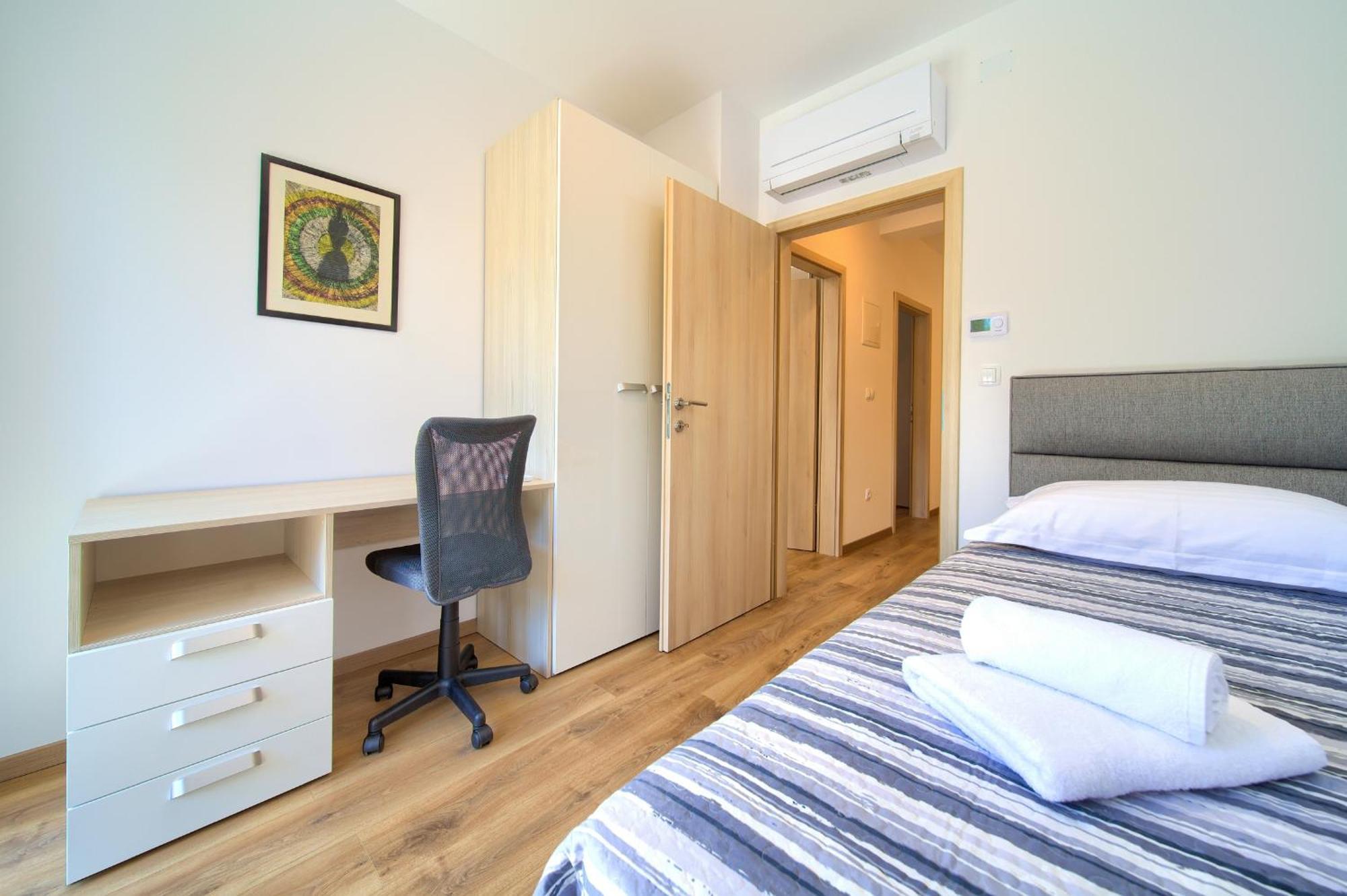 Apartments Paola & Karla With Pool Krk Town Zimmer foto